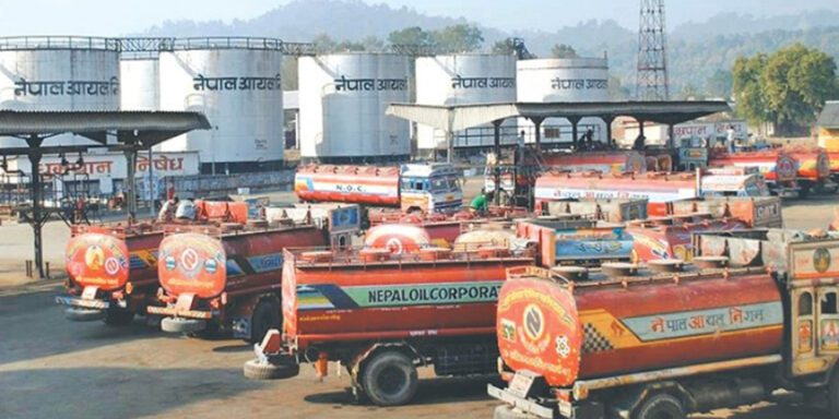 The current image has no alternative text. The file name is: oli-_petrol.jpg