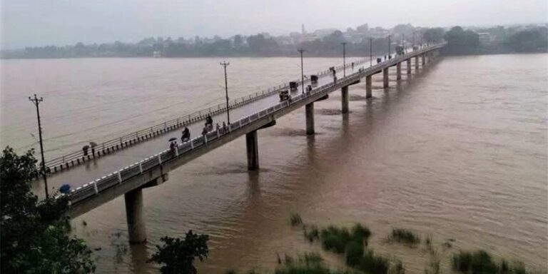 The current image has no alternative text. The file name is: Narayani-Bridge.jpg