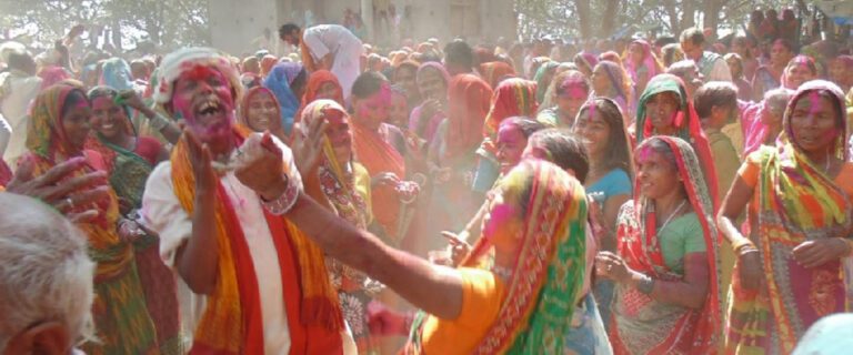 The current image has no alternative text. The file name is: Holi-tarai.jpg