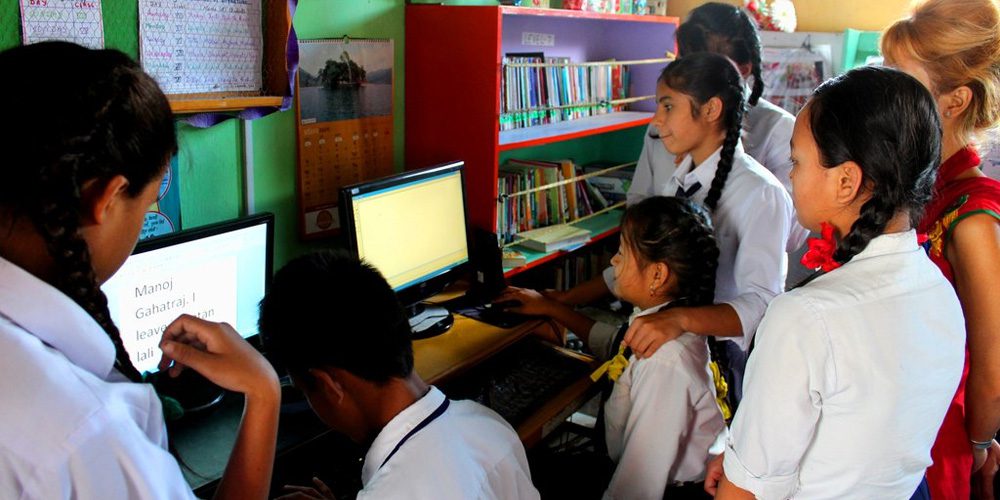 विपन्न परिवारका विद्यार्थीलाई निःशुल्क कम्प्युटर तालिम « Drishti News ...