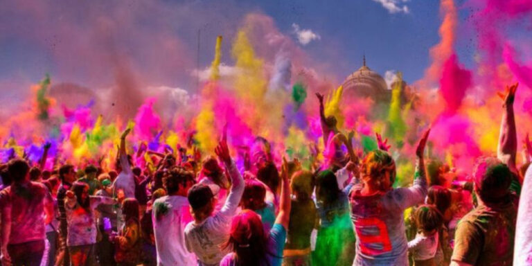 The current image has no alternative text. The file name is: Holi-4.jpg