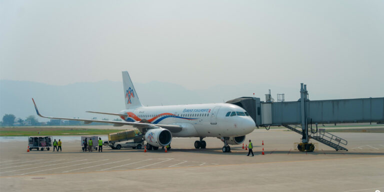 The current image has no alternative text. The file name is: hiimalaya-airliness.jpg