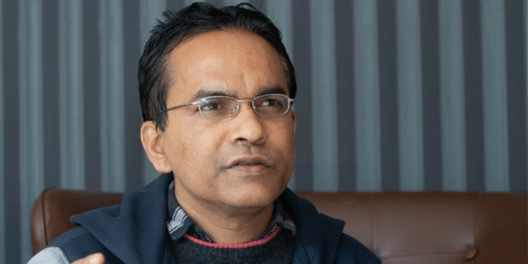 The current image has no alternative text. The file name is: rajinam.gif