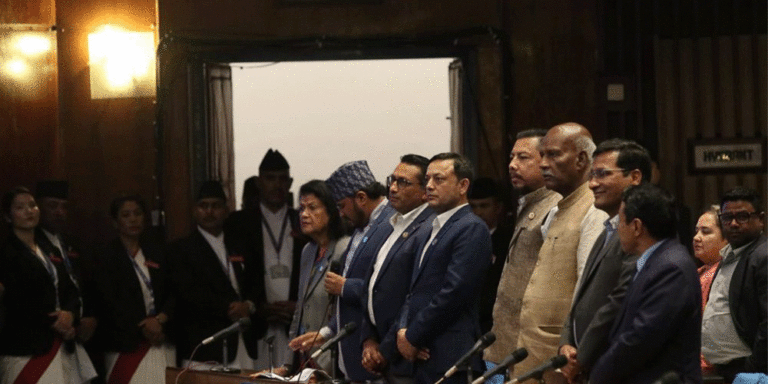 The current image has no alternative text. The file name is: parliyament.gif