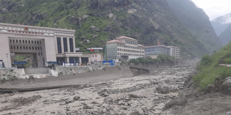 The current image has no alternative text. The file name is: badhi.gif