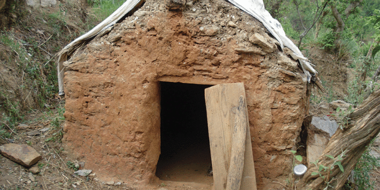 The current image has no alternative text. The file name is: chau-gotha.gif