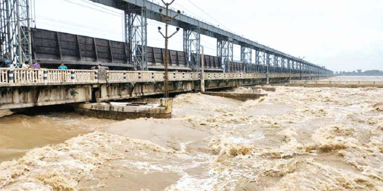 The current image has no alternative text. The file name is: flood.gif