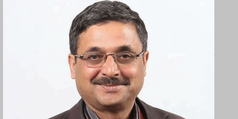 The current image has no alternative text. The file name is: mahesh.gif