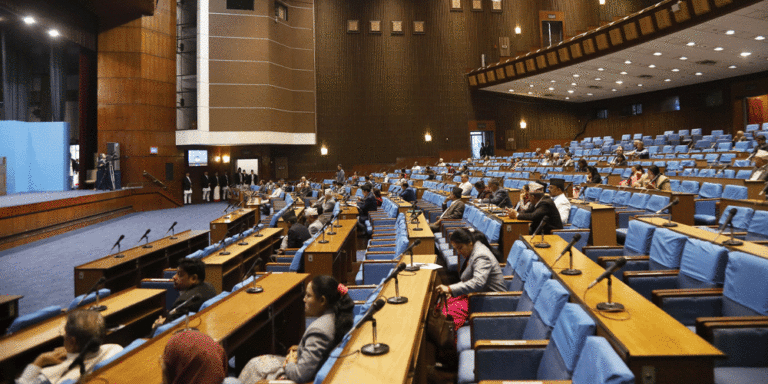 The current image has no alternative text. The file name is: parliyament-1.gif