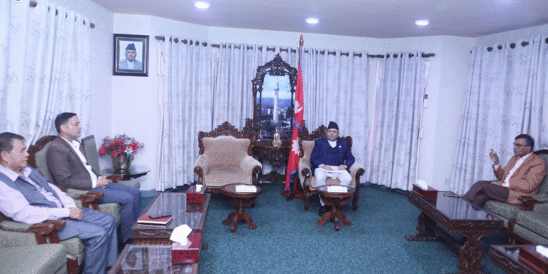 The current image has no alternative text. The file name is: sabhamukha-1.gif