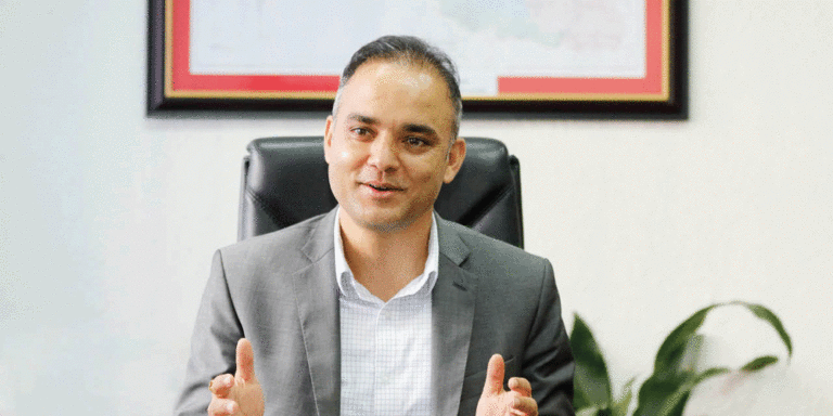 The current image has no alternative text. The file name is: sunil.gif