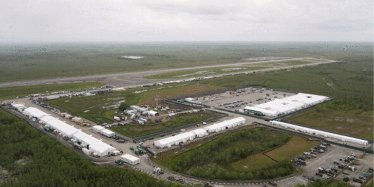 The current image has no alternative text. The file name is: usa.gif