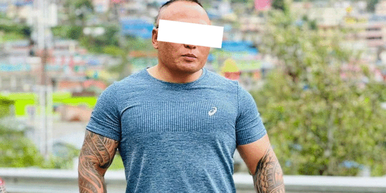 The current image has no alternative text. The file name is: arrested-4.gif