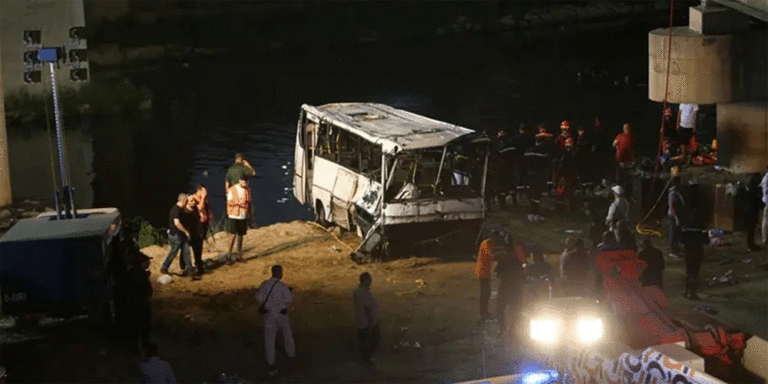 The current image has no alternative text. The file name is: bush.gif