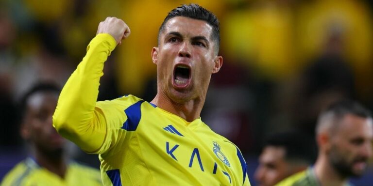 The current image has no alternative text. The file name is: cr7.jpg