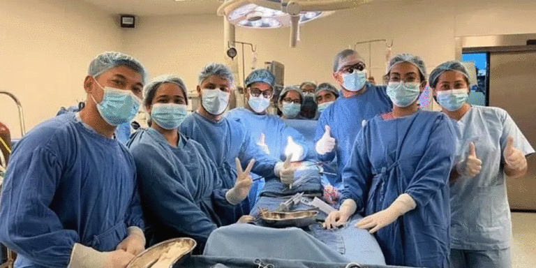 The current image has no alternative text. The file name is: doctor.gif