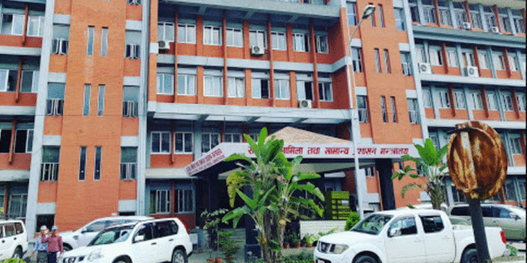 The current image has no alternative text. The file name is: mantralaya.gif