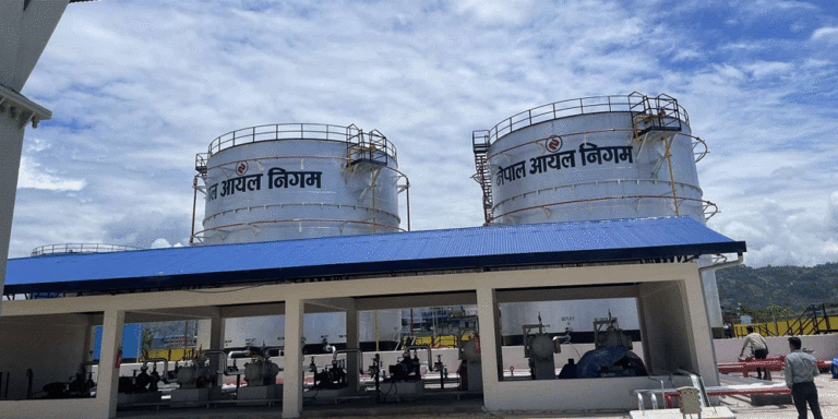 The current image has no alternative text. The file name is: oile.gif