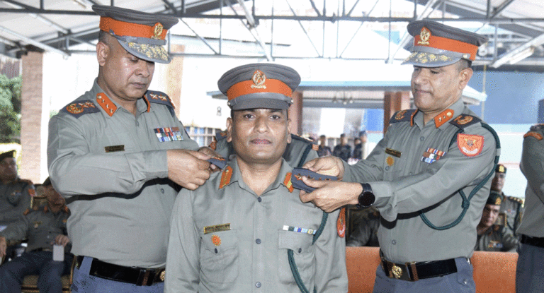 The current image has no alternative text. The file name is: parhari.gif