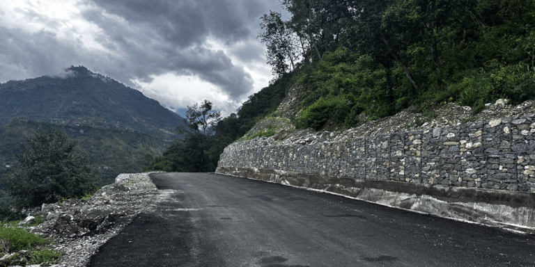 The current image has no alternative text. The file name is: sadak-2.gif