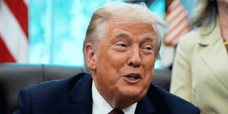 The current image has no alternative text. The file name is: TRump-1.gif