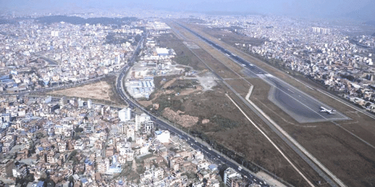 The current image has no alternative text. The file name is: airpoirt.gif
