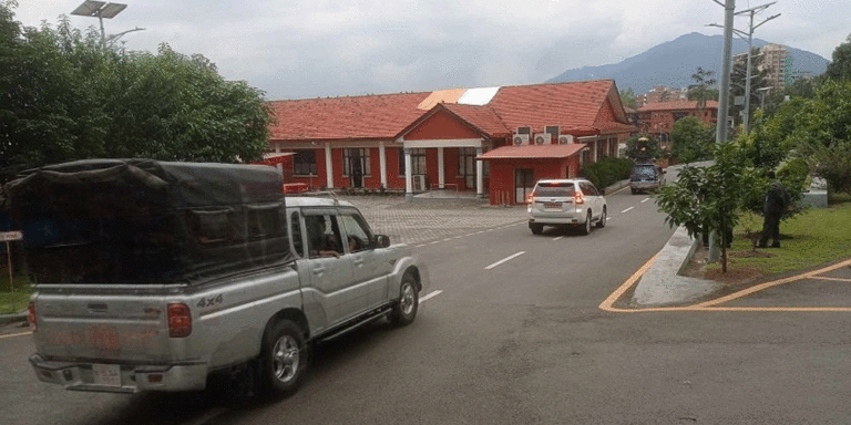 The current image has no alternative text. The file name is: baluwatar.gif