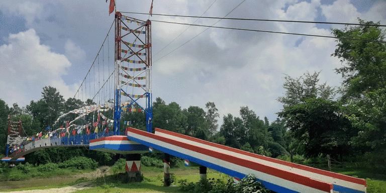 The current image has no alternative text. The file name is: bridge.gif