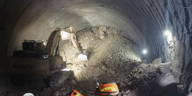 The current image has no alternative text. The file name is: chaina-2.gif