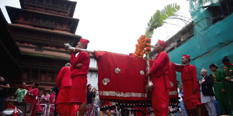 The current image has no alternative text. The file name is: hanuman-dhoka.gif
