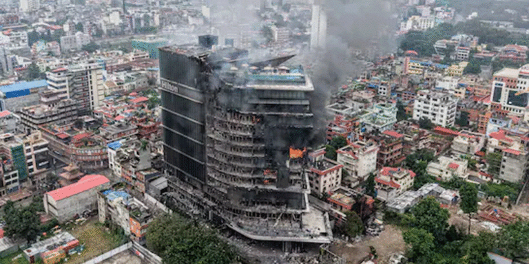 The current image has no alternative text. The file name is: hilton.gif