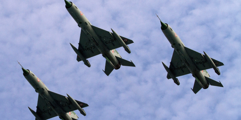 The current image has no alternative text. The file name is: india-3.gif