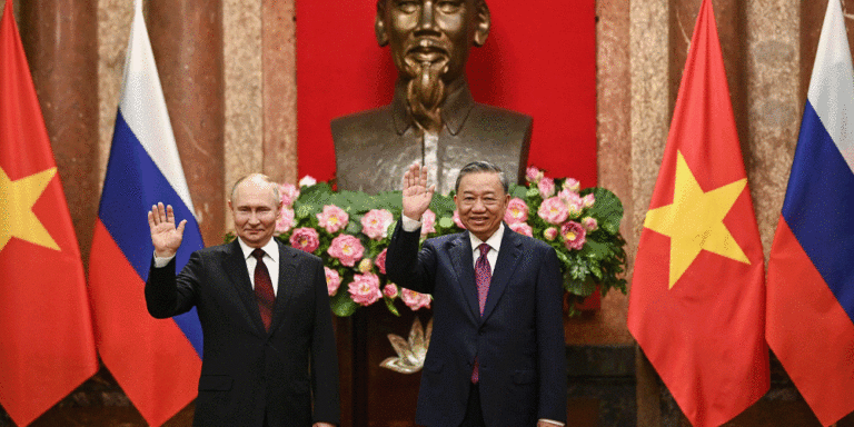 The current image has no alternative text. The file name is: putin.gif