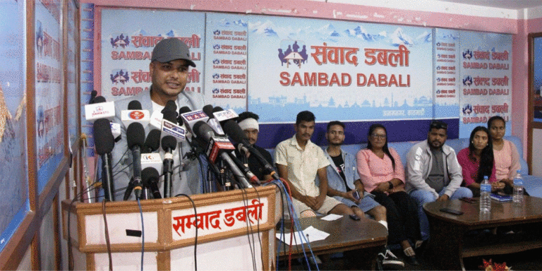 The current image has no alternative text. The file name is: sahid-pariwar.gif