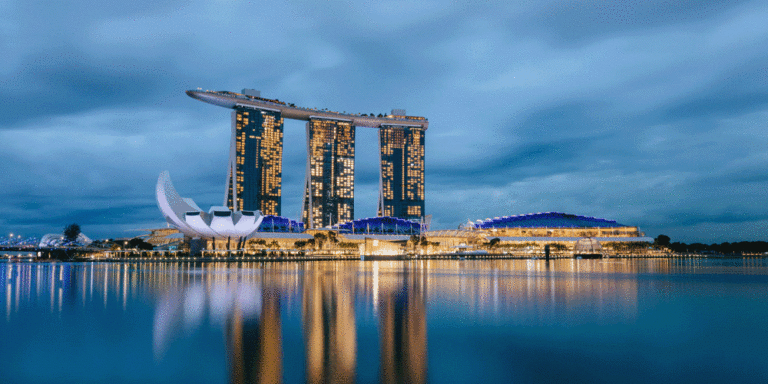 The current image has no alternative text. The file name is: singapoor.gif