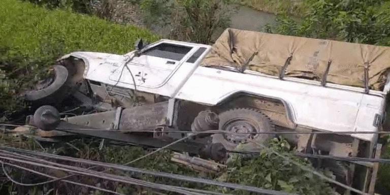 The current image has no alternative text. The file name is: accident-3.gif