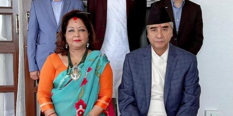 The current image has no alternative text. The file name is: deuwa.jpg