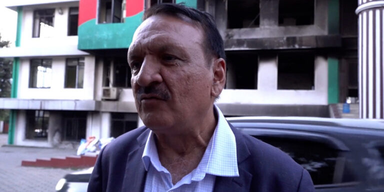 The current image has no alternative text. The file name is: mahat.jpg