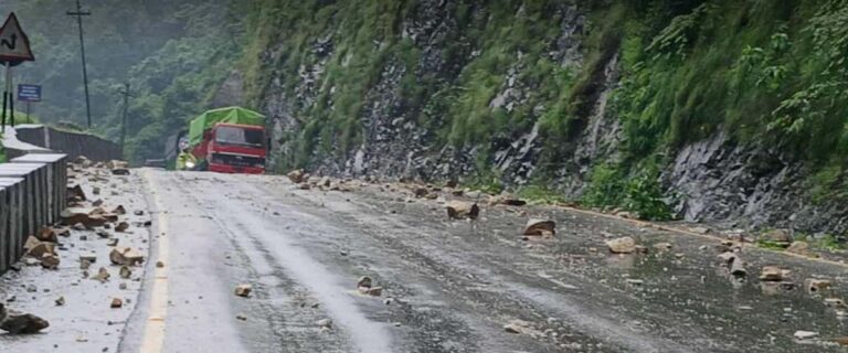 The current image has no alternative text. The file name is: muglin-abukhairini-sadak.jpg