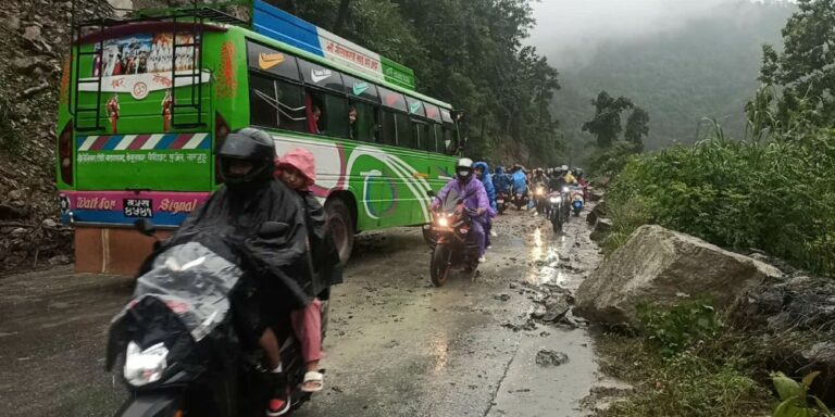 The current image has no alternative text. The file name is: sadk.jpg