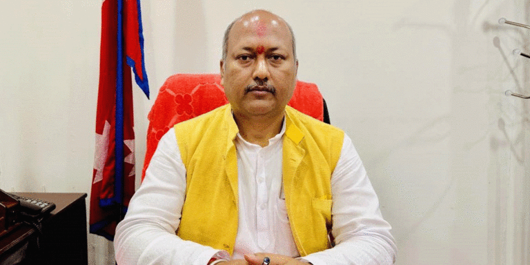 The current image has no alternative text. The file name is: satish.gif