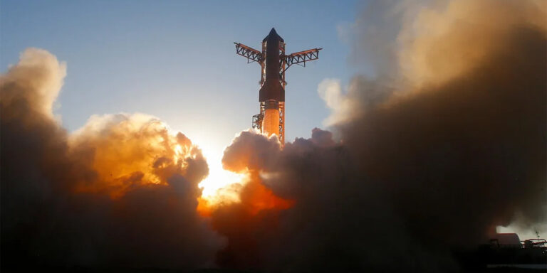 The current image has no alternative text. The file name is: spacex.jpg