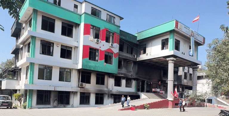 The current image has no alternative text. The file name is: Congress-office.gif