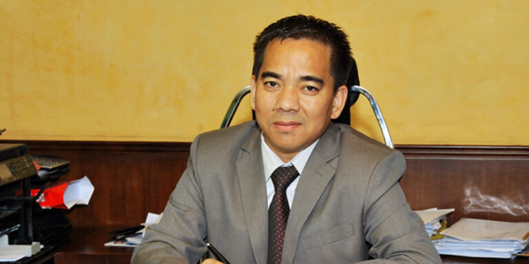 The current image has no alternative text. The file name is: SERCHAN.jpg