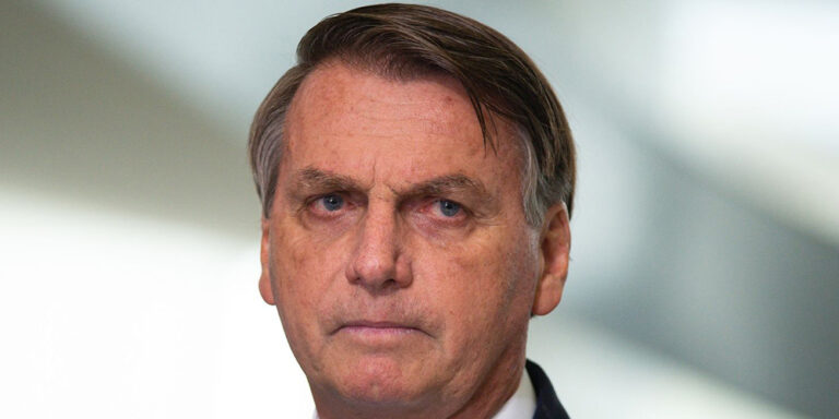 The current image has no alternative text. The file name is: bolso.jpg