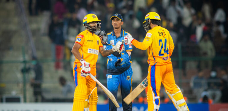 The current image has no alternative text. The file name is: crnpl.jpg