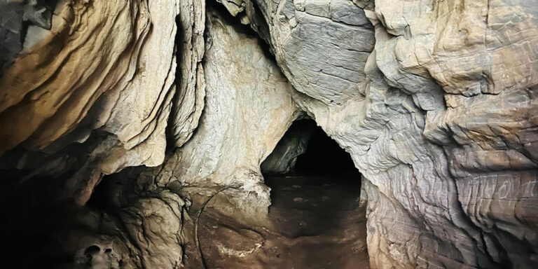The current image has no alternative text. The file name is: dhurkot-bichitrako-gufa.jpg