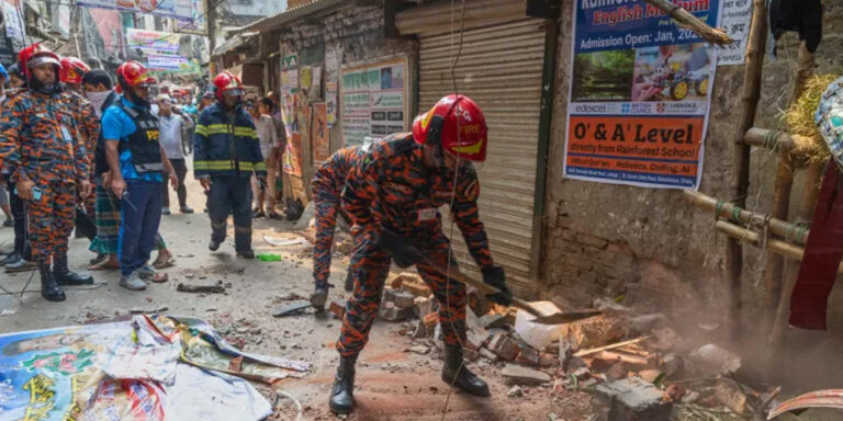 The current image has no alternative text. The file name is: earthquake.jpg