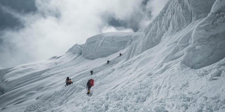 The current image has no alternative text. The file name is: gandaki-himal.jpg