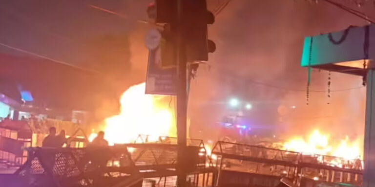 The current image has no alternative text. The file name is: india-2.jpg